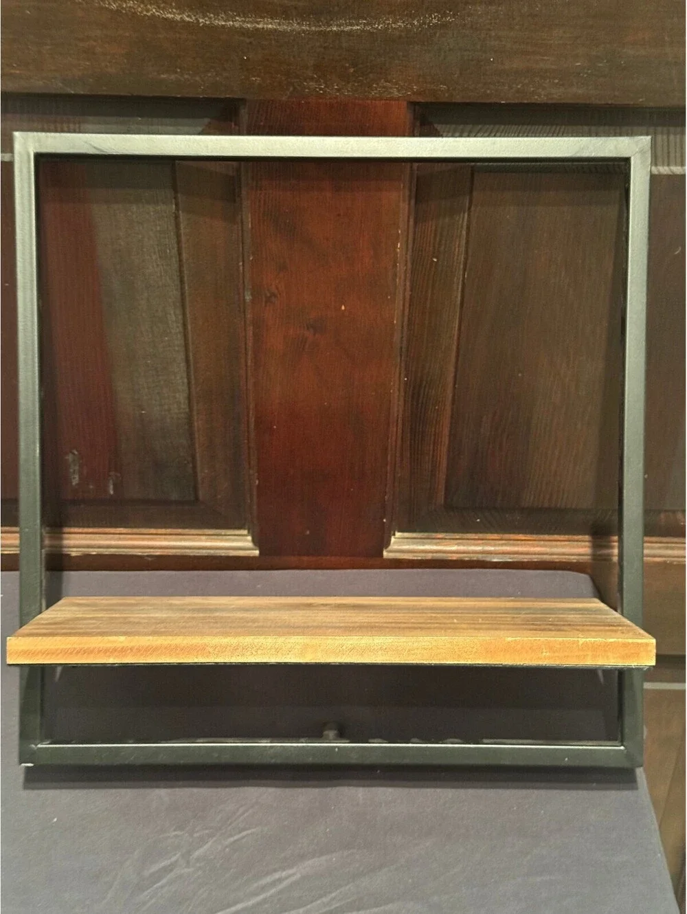 Modern Wall-Mounted Floating Shelf with Metal Frame and Wooden Platform